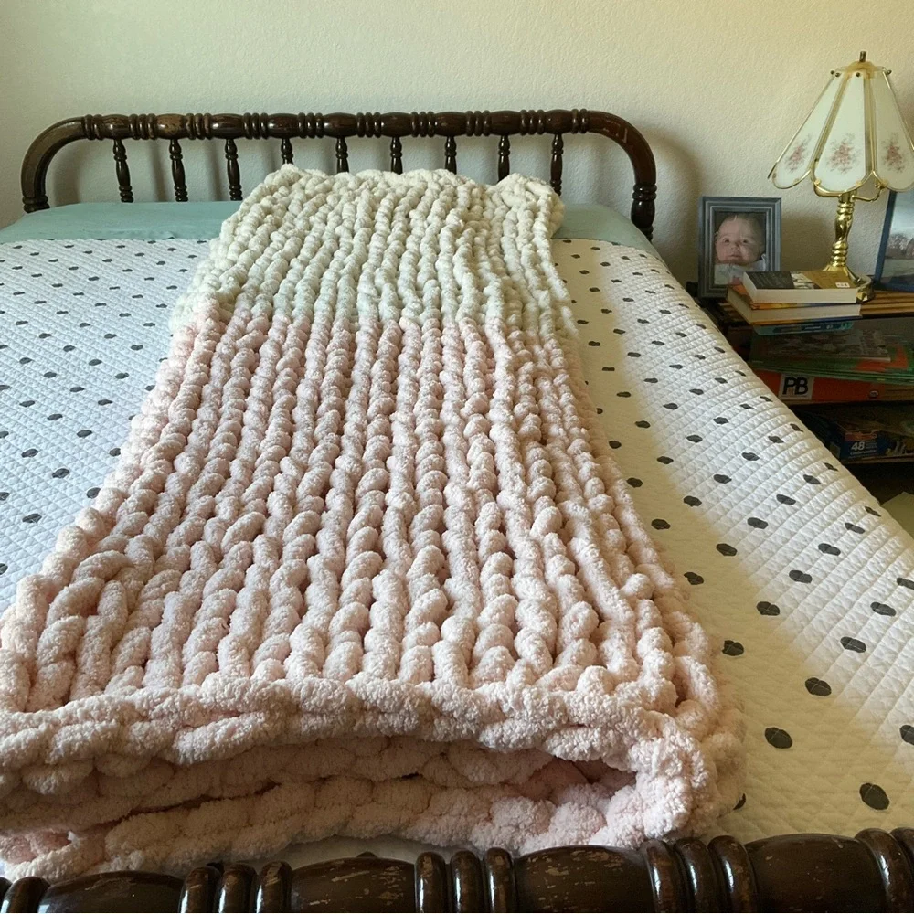 Chunky Handmade Jumbo Yarn‎ Throw Blanket 2-Toned Cream & Pink Snuggly Farmhouse